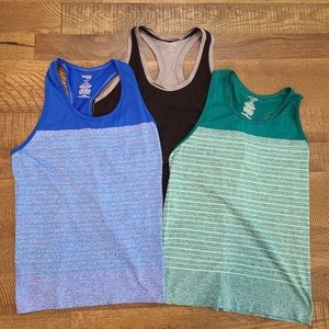 3 Daskin Now Fitted Tank Top Size M